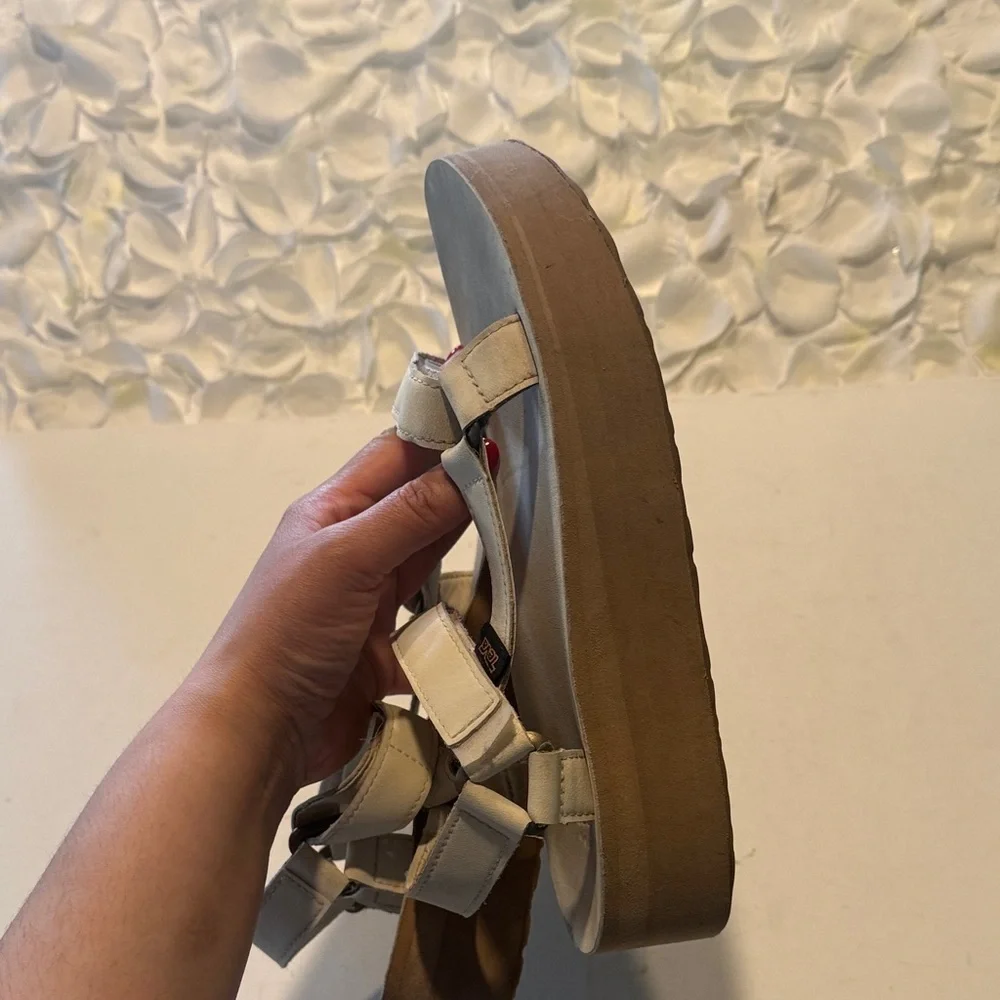 Teva Women's Tan Sandals - Picture 5 of 5